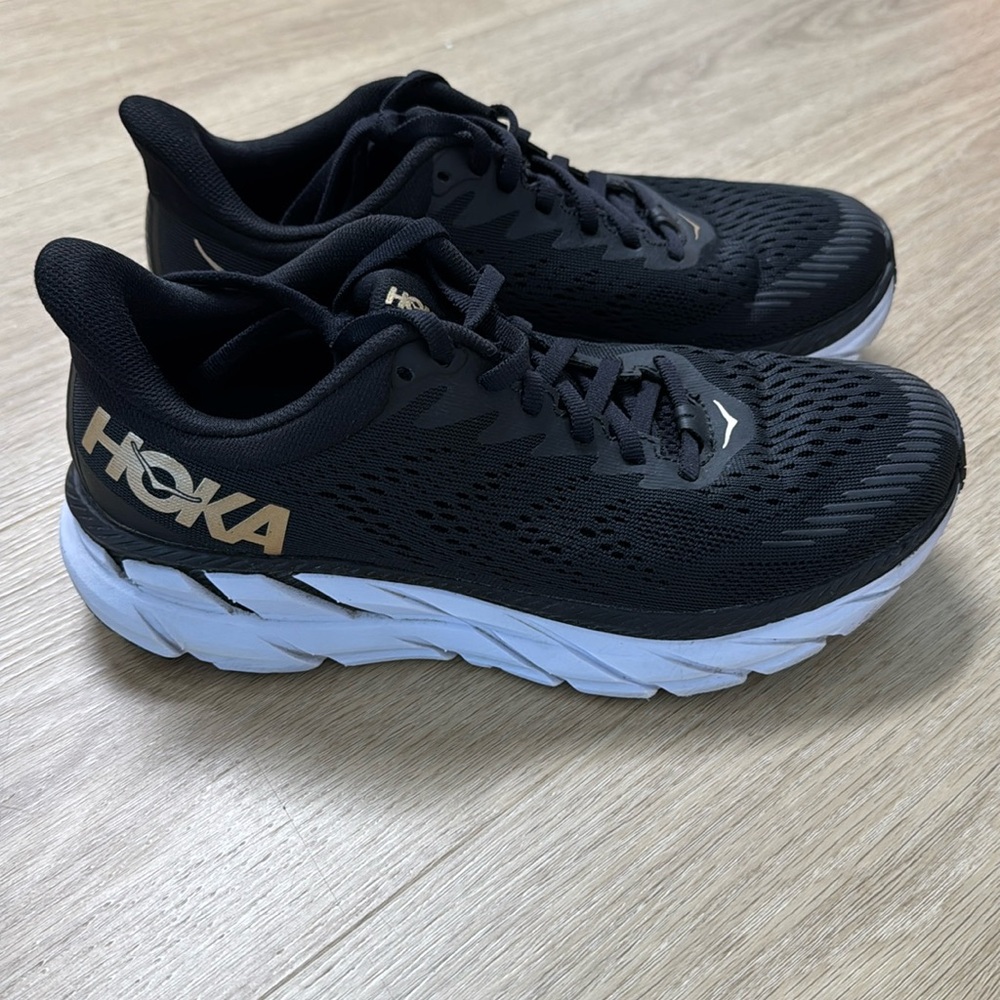 Hoka One One Clifton 7 Women’s size 7